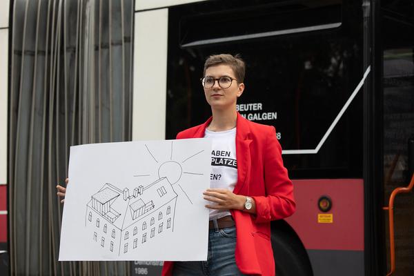 Was haben diese Plätze schon gesehen?  "Tu was man Dir sagt!" (1933-1945) Josef-Meinrad-Platz, Burgtheater  (28.6.2018) http://www.mvd.org/prj/tu-was-man-dir-sagt | Foto: MVD Foto: MVD - Michi Rieper