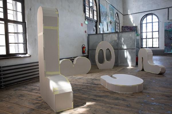 Akademie der Bildenden Künste Wien: Abschlussarbeiten 18/19 (Atelierhaus Lehargasse / Semperdepot, Aufbau) https://www.akbild.ac.at/Portal/organisation/aktuelles/ausstellungen-vermittlung/abschlussarbeiten-18-19 | Foto: eSeL Foto: eSeL.at - Lorenz Seidler