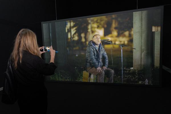 Kunsthalle Krems: Adrian Paci & Teresa Magolles (24.11.2019 - 23.2.2020, Presserundgang) https://www.kunsthalle.at | Foto: eSeL Foto: eSeL.at - Lorenz Seidler