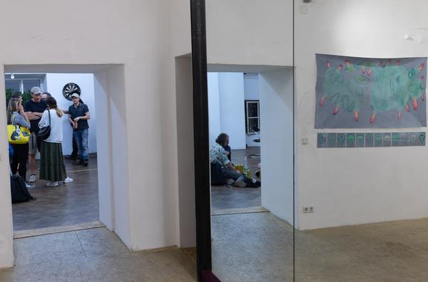 Büro für Weltausstellung: Sophia Süßmilch - Who the F*ck is Sophia Süßmilch? (Finissage, ) https://esel.at/termin/102550/artist-talk-sophia-sssmilch-mit-finissage | Foto: eSeL Foto: eSeL.at - Lorenz Seidler