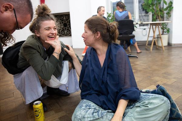 Büro für Weltausstellung: Sophia Süßmilch - Who the F*ck is Sophia Süßmilch? (Finissage, ) https://esel.at/termin/102550/artist-talk-sophia-sssmilch-mit-finissage | Foto: eSeL Foto: eSeL.at - Lorenz Seidler