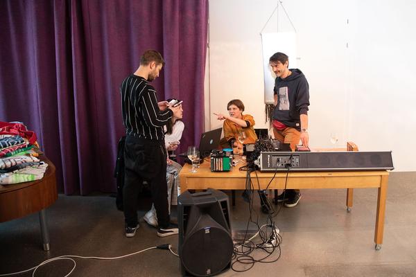 Belvedere 21: Über das Neue - Midissage: GOMO, Gärtnerstraße, & Kevin Space (12.4.2019) https://www.belvedere21.at/ueber_das_neue |  Foto: eSeL Foto: eSeL.at - Lorenz Seidler