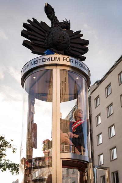 Barbara Ungepflegt: Ministerium für Heimatschmutz (Eröffnung Keplerplatz, 9.9.2019) http://www.bm-heimatschmutz.at | Foto: eSeL.at - Helmut Prochart Foto: eSeL.at - Helmut Prochart