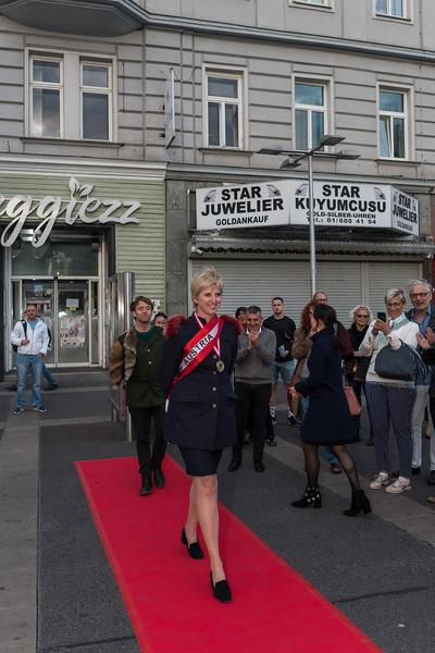 Barbara Ungepflegt: Ministerium für Heimatschmutz (Eröffnung Keplerplatz, 9.9.2019) http://www.bm-heimatschmutz.at | Foto: eSeL.at - Helmut Prochart Foto: eSeL.at - Helmut Prochart