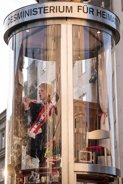 Barbara Ungepflegt: Ministerium für Heimatschmutz (Eröffnung Keplerplatz, 9.9.2019) http://www.bm-heimatschmutz.at | Foto: eSeL.at - Helmut Prochart Foto: eSeL.at - Helmut Prochart
