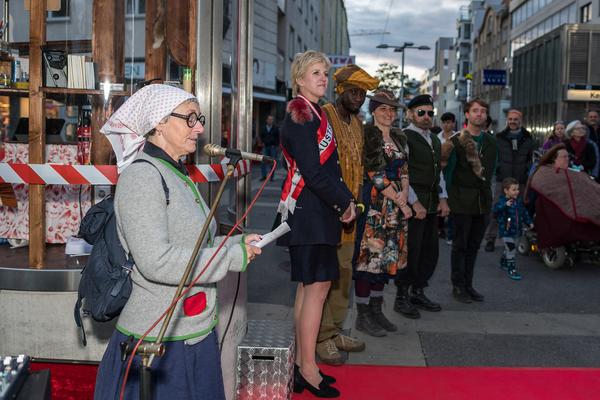 Barbara Ungepflegt: Ministerium für Heimatschmutz (Eröffnung Keplerplatz, 9.9.2019) http://www.bm-heimatschmutz.at | Foto: eSeL.at - Helmut Prochart Foto: eSeL.at - Helmut Prochart
