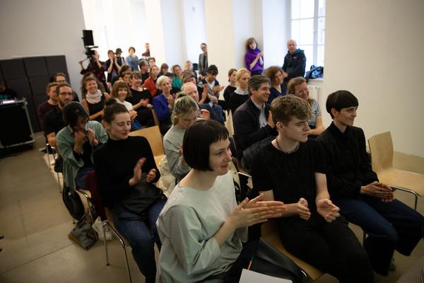 Kunstraum Niederösterreich: Care Matters. Marlies Pöschl - Lecture-Performance & Podiumsdiskussion (10.5.2019) https://esel.cc/CareMatters | Foto: eSeL Foto: eSeL.at - Lorenz Seidler