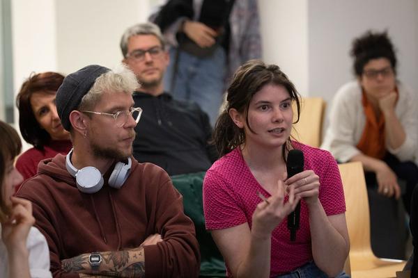 Kunstraum Niederösterreich: Care Matters. Podiumsdiskussion (10.5.2019) https://esel.cc/CareMatters | Foto: eSeL Foto: eSeL.at - Lorenz Seidler