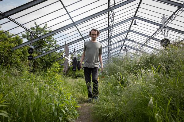 Club Real - Jenseits der Natur: Zweite Sitzung des Gartenparlaments (brut & KOER, 11.5.2019, Gewächshaus im Floridsdorfer Donaufeld, Nordmanngasse 60) https://esel.cc/ClubReal_brut | https://esel.cc/ClubReal_KOER | Foto: eSeL Foto: eSeL.at - Lorenz Seidler
