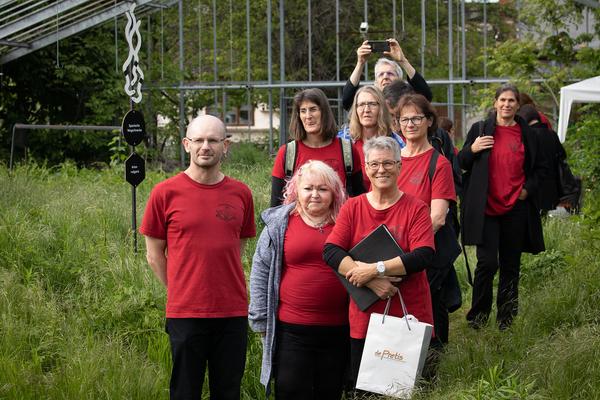 Club Real - Jenseits der Natur: Zweite Sitzung des Gartenparlaments (brut & KOER, 11.5.2019, Gewächshaus im Floridsdorfer Donaufeld, Nordmanngasse 60) https://esel.cc/ClubReal_brut | https://esel.cc/ClubReal_KOER | Foto: eSeL Foto: eSeL.at - Lorenz Seidler