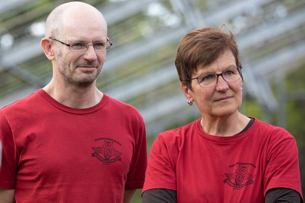 Club Real - Jenseits der Natur: Zweite Sitzung des Gartenparlaments (brut & KOER, 11.5.2019, Gewächshaus im Floridsdorfer Donaufeld, Nordmanngasse 60) https://esel.cc/ClubReal_brut | https://esel.cc/ClubReal_KOER | Foto: eSeL Foto: eSeL.at - Lorenz Seidler