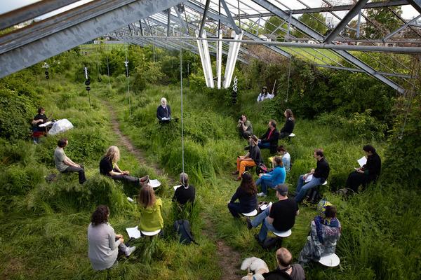 Club Real - Jenseits der Natur: Zweite Sitzung des Gartenparlaments (brut & KOER, 11.5.2019, Gewächshaus im Floridsdorfer Donaufeld, Nordmanngasse 60) https://esel.cc/ClubReal_brut | https://esel.cc/ClubReal_KOER | Foto: eSeL Foto: eSeL.at - Lorenz Seidler