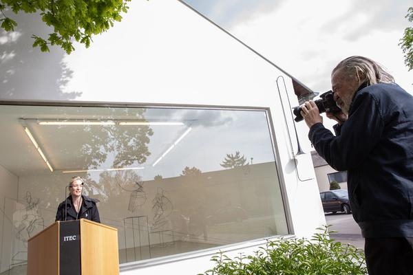 Kunstraum Weikendorf: Constantin Luser: Black Trombone (Eröffnung, 26.4.2019, Kunst im öffentlichen Raum Niederösterreich) https://esel.at/termin/100959 | Foto: eSeL Foto: eSeL.at - Lorenz Seidler
