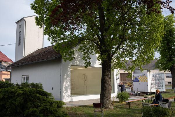 Kunstraum Weikendorf: Constantin Luser: Black Trombone (Eröffnung, 26.4.2019, Kunst im öffentlichen Raum Niederösterreich) https://esel.at/termin/100959 | Foto: eSeL Foto: eSeL.at - Lorenz Seidler