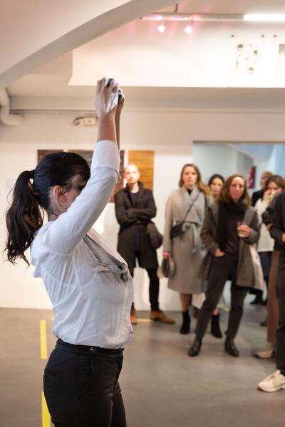 das weisse haus: Kunst vor dem Markt. die weisse ab-haus-verkaufs-kunstschau #06 (Eröffnung 19.11.2019) https://w.dasweissehaus.at/en/exhibition/die-weisse-ab-haus-verkaufs-kunstschau-06 | Foto: eSeL.at - Hanna Gerstacker Foto: esel@esel.at