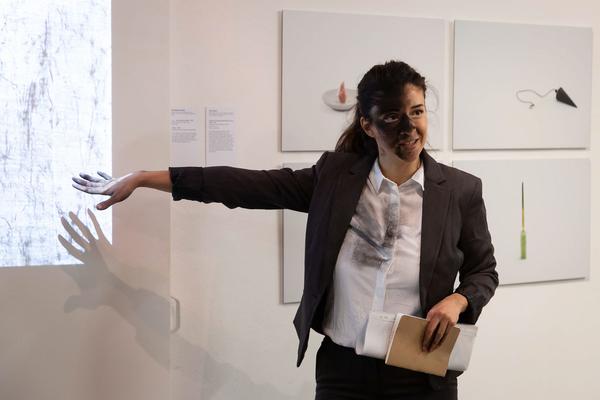 das weisse haus: Kunst vor dem Markt. die weisse ab-haus-verkaufs-kunstschau #06 (Eröffnung 19.11.2019) https://w.dasweissehaus.at/en/exhibition/die-weisse-ab-haus-verkaufs-kunstschau-06 | Foto: eSeL.at - Hanna Gerstacker Foto: esel@esel.at