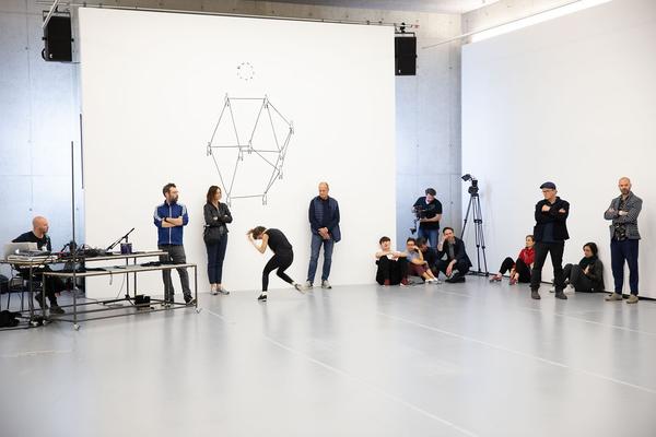 Karin Pauer & Aldo Giannotti "This is where we draw the line" @ donaufestival 2019 "New Territories" (Eröffnungstag, 26.4.2019) https://esel.at/termin/101192 | Foto: eSeL Foto: eSeL.at - Lorenz Seidler