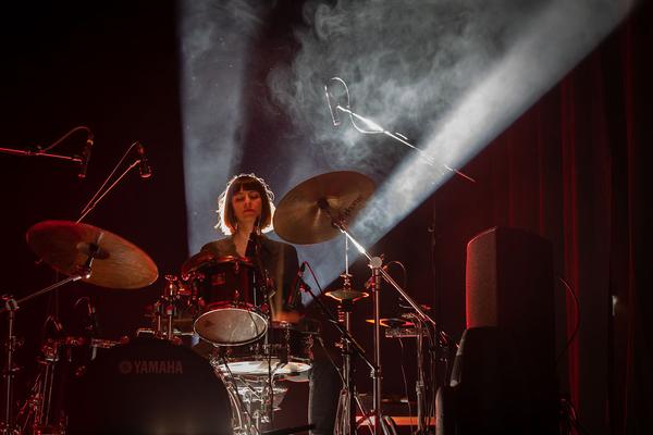 Katharina Ernst @ donaufestival 2019 "New Territories" (Eröffnungstag, 26.4.2019, Minoritenkirche) https://esel.at/termin/101192 | Foto: eSeL Foto: eSeL.at - Lorenz Seidler