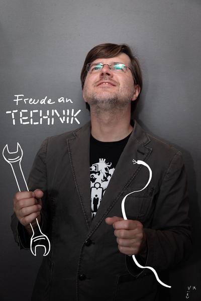 Schutzpatron für Freude an Technik in der Kunst  / eSeL Kunst Bekenntnis Box (MQ-Edition, 5.9.2019) Foto: eSeL