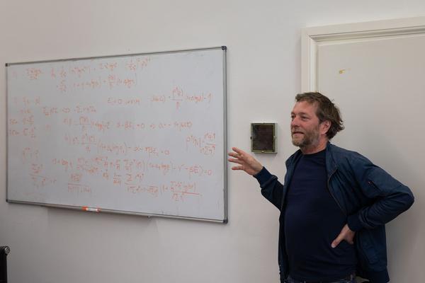 Complexity Science Hub: Wendelin Pressl - Bei Angst hilft Mathematik (21.2.2019 - 30.4.2019) https://esel.at/termin/101162 | Foto: eSeL Foto: eSeL.at - Lorenz Seidler