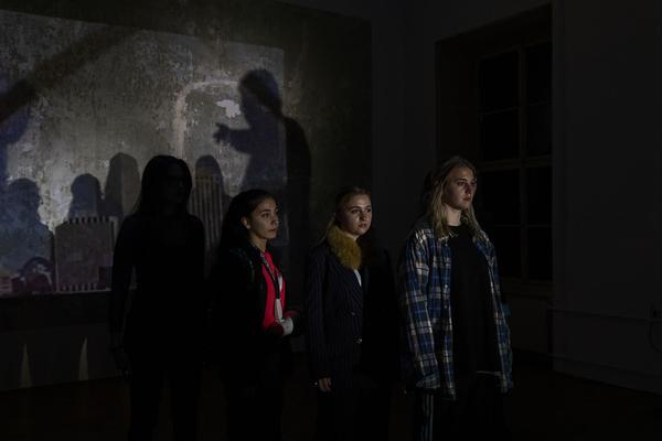Volkskundemuseum Wien: Fake Reports. Culture Conntected Performance. SchülerInnen der 7. Klassen des BRG/BORG II  (16. - 24.5.2019, Generalprobe)  https://www.volkskundemuseum.at/performance_fakereports_1 | Foto: eSeL Foto: eSeL.at - Lorenz Seidler