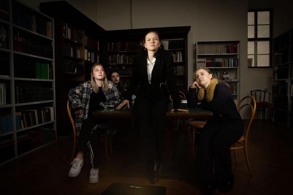 Volkskundemuseum Wien: Fake Reports. Culture Conntected Performance. SchülerInnen der 7. Klassen des BRG/BORG II  (16. - 24.5.2019, Generalprobe)  https://www.volkskundemuseum.at/performance_fakereports_1 | Foto: eSeL Foto: eSeL.at - Lorenz Seidler