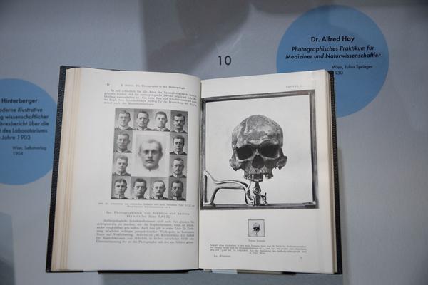 Albertina: Foto Buch Kunst (28. Juni - 22. September 2019) https://www.albertina.at/ausstellungen/foto.buch.kunst | Foto. eseL Foto: eSeL.at - Lorenz Seidler