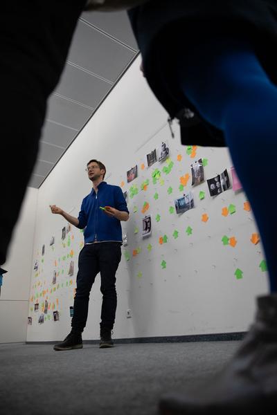 Foto Wien: eSeL - Foto Tinder (Eröffnung Festivalzentrale, 20.3.2019) https://esel.at/termin/100000 | (c) eSeL - Foto: Pablo Chiereghin Foto: (c) eSeL | Foto: Pablo Chiereghi