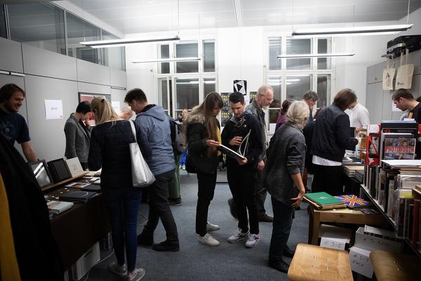 Foto Wien: Photo Book Market (23. & 24.3.2019) https://esel.cc/fotowien_photobook-market | Foto: eSeL Foto: eSeL.at - Lorenz Seidler