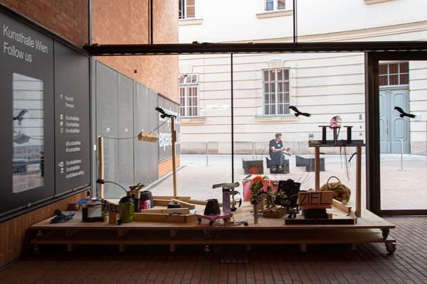 Kunsthalle Wien: Gelatin & Liam Gillick: Stinking Dawn  (4.7. - 6.10.2019, Drehtag 11.7.2019) http://kunsthallewien.at/#/de/ausstellungen/gelatin-liam-gillick-stinking-dawn | Foto: eSeL Foto: esel@esel.at