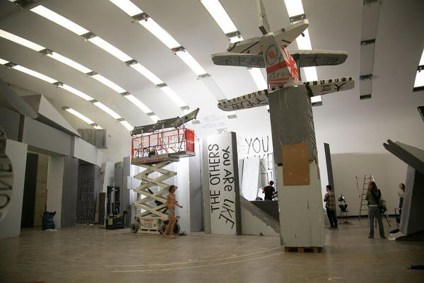Kunsthalle Wien: Gelatin & Liam Gillick: Stinking Dawn  (4.7. - 6.10.2019, Drehtag 11.7.2019) http://kunsthallewien.at/#/de/ausstellungen/gelatin-liam-gillick-stinking-dawn | Foto: eSeL Foto: esel@esel.at