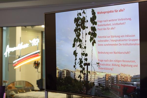 Belvedere 21: Michaela Moser / Wohnprojekt Wien @ Gemeinsame Wagnisse "Warum wir alle Familie sind. Die Koexistenz der Arten" (30.11.2019) https://www.belvedere.at/event/public-program-warum-wir-alle-familie-sind | Foto: eSeL Foto: eSeL.at - Lorenz Seidler