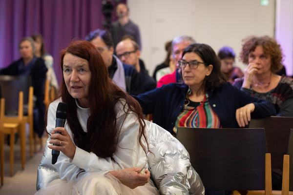 Belvedere 21: Michaela Moser / Wohnprojekt Wien @ Gemeinsame Wagnisse "Warum wir alle Familie sind. Die Koexistenz der Arten" (30.11.2019) https://www.belvedere.at/event/public-program-warum-wir-alle-familie-sind | Foto: eSeL Foto: eSeL.at - Lorenz Seidler
