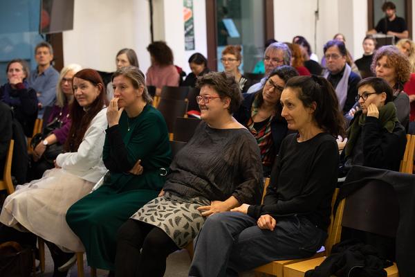 Belvedere 21: Tejal Shah - Gemeinsame Wagnisse "Warum wir alle Familie sind. Die Koexistenz der Arten" (30.11.2019) https://www.belvedere.at/event/public-program-warum-wir-alle-familie-sind | Foto: eSeL Foto: eSeL.at - Lorenz Seidler