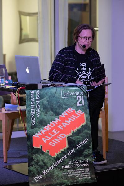 Belvedere 21: Edith Karin Harrasser zur Übersetzung von Donna Haraway - Gemeinsame Wagnisse "Warum wir alle Familie sind. Die Koexistenz der Arten" (30.11.2019) https://www.belvedere.at/event/public-program-warum-wir-alle-familie-sind | Foto: eSeL Foto: eSeL.at - Lorenz Seidler