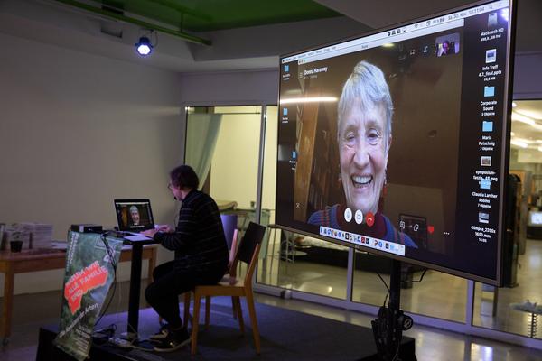 Belvedere 21: Edith Karin Harrasser zur Übersetzung von Donna Haraway - Gemeinsame Wagnisse "Warum wir alle Familie sind. Die Koexistenz der Arten" (30.11.2019) https://www.belvedere.at/event/public-program-warum-wir-alle-familie-sind | Foto: eSeL Foto: eSeL.at - Lorenz Seidler