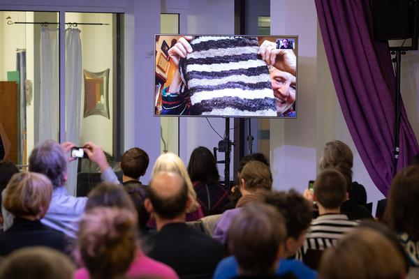 Belvedere 21: Edith Karin Harrasser zur Übersetzung von Donna Haraway - Gemeinsame Wagnisse "Warum wir alle Familie sind. Die Koexistenz der Arten" (30.11.2019) https://www.belvedere.at/event/public-program-warum-wir-alle-familie-sind | Foto: eSeL Foto: eSeL.at - Lorenz Seidler