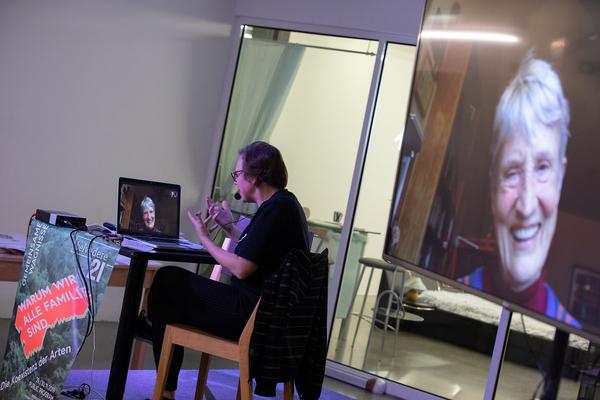 Belvedere 21: Edith Karin Harrasser zur Übersetzung von Donna Haraway - Gemeinsame Wagnisse "Warum wir alle Familie sind. Die Koexistenz der Arten" (30.11.2019) https://www.belvedere.at/event/public-program-warum-wir-alle-familie-sind | Foto: eSeL Foto: eSeL.at - Lorenz Seidler