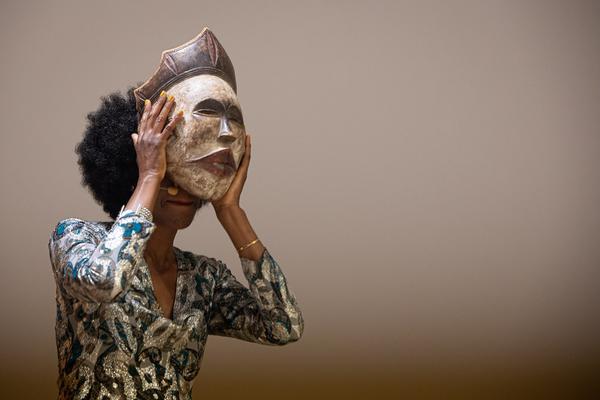 Kunstraum Niederösterreich: H13 Performance Award 2019  - Helena Eribenne (4.9.2019) https://www.kunstraum.net/de/ausstellungen/h13-2019-helena-eribenne | Foto: eSeL Foto: eSeL.at - Lorenz Seidler