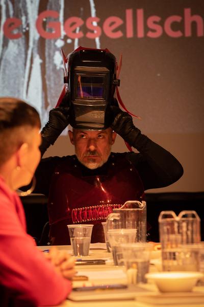 brut wien: irreality.tv - Der Hantologische Kongress (Kempelenpark, 1.11.2019) https://brut-wien.at/de/Programm/Kalender/Programm-2019/Oktober-2019/irreality.tv-DER-HANTOLOGISCHE-KONGRESS | Foto: eSeL Foto: eSeL.at - Lorenz Seidler