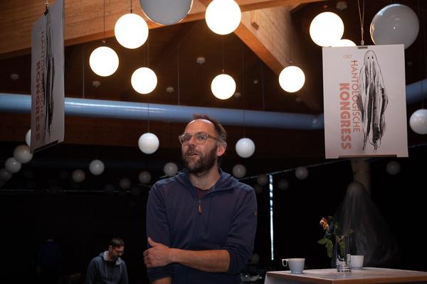 brut wien: irreality.tv - Der Hantologische Kongress (Kempelenpark, 1.11.2019) https://brut-wien.at/de/Programm/Kalender/Programm-2019/Oktober-2019/irreality.tv-DER-HANTOLOGISCHE-KONGRESS | Foto: eSeL Foto: eSeL.at - Lorenz Seidler