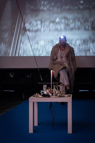 brut wien: irreality.tv - Der Hantologische Kongress (Kempelenpark, 1.11.2019) https://brut-wien.at/de/Programm/Kalender/Programm-2019/Oktober-2019/irreality.tv-DER-HANTOLOGISCHE-KONGRESS | Foto: eSeL Foto: eSeL.at - Lorenz Seidler