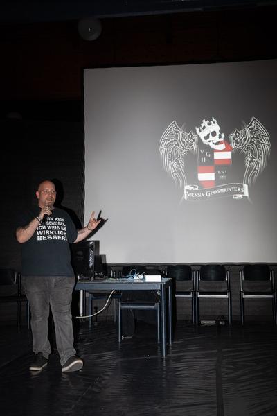 brut wien: irreality.tv - Der Hantologische Kongress (Kempelenpark, 1.11.2019) https://brut-wien.at/de/Programm/Kalender/Programm-2019/Oktober-2019/irreality.tv-DER-HANTOLOGISCHE-KONGRESS | Foto: eSeL Foto: eSeL.at - Lorenz Seidler