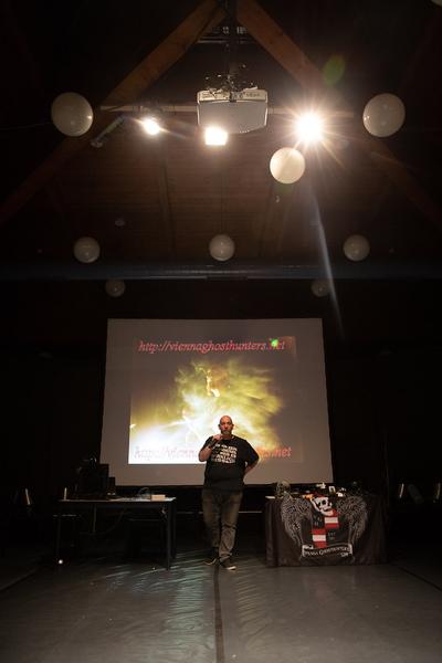 brut wien: irreality.tv - Der Hantologische Kongress (Kempelenpark, 1.11.2019) https://brut-wien.at/de/Programm/Kalender/Programm-2019/Oktober-2019/irreality.tv-DER-HANTOLOGISCHE-KONGRESS | Foto: eSeL Foto: eSeL.at - Lorenz Seidler