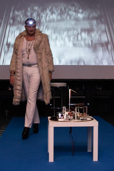 brut wien: irreality.tv - Der Hantologische Kongress (Kempelenpark, 1.11.2019) https://brut-wien.at/de/Programm/Kalender/Programm-2019/Oktober-2019/irreality.tv-DER-HANTOLOGISCHE-KONGRESS | Foto: eSeL Foto: eSeL.at - Lorenz Seidler