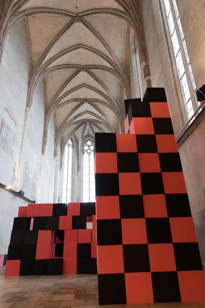 Dominikanerkirche Krems: Josef Trattner - Sofafahrt (26.5.2019 - 13.10.2019) https://www.kunsthalle.at/de/ausstellungen/13-josef-trattner-donau-sofa-projekt | Foto: eSeL Foto: eSeL.at - Lorenz Seidler