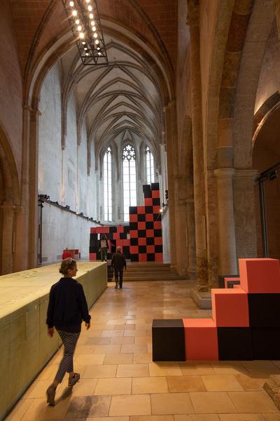 Dominikanerkirche Krems: Josef Trattner - Sofafahrt (26.5.2019 - 13.10.2019) https://www.kunsthalle.at/de/ausstellungen/13-josef-trattner-donau-sofa-projekt | Foto: eSeL Foto: eSeL.at - Lorenz Seidler