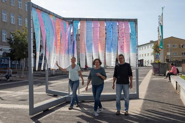 KOER: Department für öffentliche Erscheinungen - " Was haben die anderen, was ich nicht habe? Was habe ich, was die anderen nicht haben?" @ Fokus Favoriten (Eröffnung, 21.9.2019) https://www.koer.or.at/projekte/fokus-favoriten | Foto: eSeL Foto: eSeL.at - Lorenz Seidler