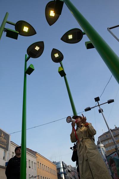 KOER: Alicia Framis - Street Lights @ Fokus Favoriten (Eröffnung, 21.9.2019) https://www.koer.or.at/projekte/fokus-favoriten | Foto: eSeL Foto: eSeL.at - Lorenz Seidler