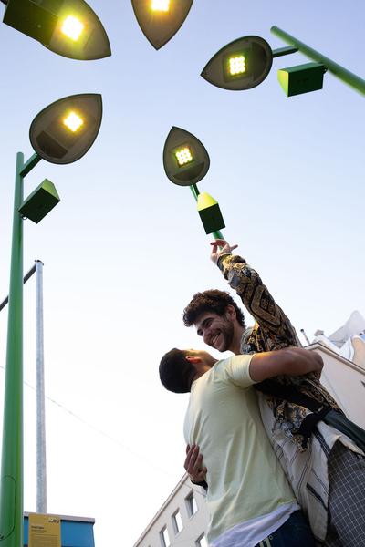 KOER: Alicia Framis - Street Lights @ Fokus Favoriten (Eröffnung, 21.9.2019) https://www.koer.or.at/projekte/fokus-favoriten | Foto: eSeL Foto: eSeL.at - Lorenz Seidler